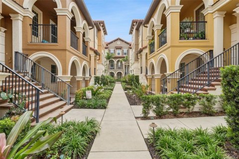 Townhouse in Lake Mary, Florida 4 bedrooms, 187.11 sq.m. № 2396352