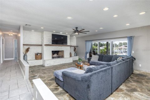 Villa ou maison à vendre à Land O' Lakes, Floride: 4 chambres, 254.18 m2 № 1303091 - photo 27