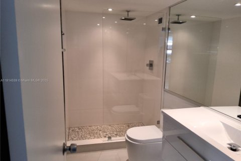 Снять в аренду кондоминиум в Майами-Бич, Флорида 2 спальни, 126.35м2, № 1971313 - фото 25