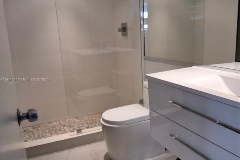 Снять в аренду кондоминиум в Майами-Бич, Флорида 2 спальни, 126.35м2, № 1971313 - фото 24