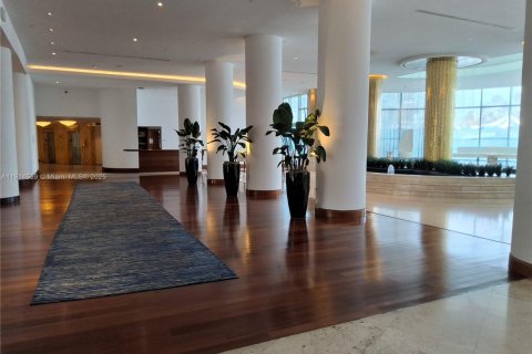 Снять в аренду кондоминиум в Майами-Бич, Флорида 2 спальни, 126.35м2, № 1971313 - фото 4