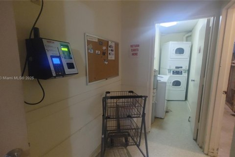 Condominio en alquiler en Hallandale Beach, Florida, 1 dormitorio, 60.01 m2 № 1955291 - foto 14