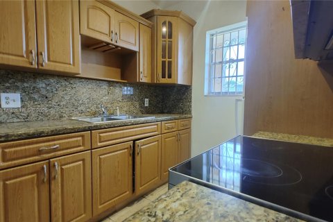 Condominio en alquiler en Hallandale Beach, Florida, 1 dormitorio, 60.01 m2 № 1955291 - foto 2