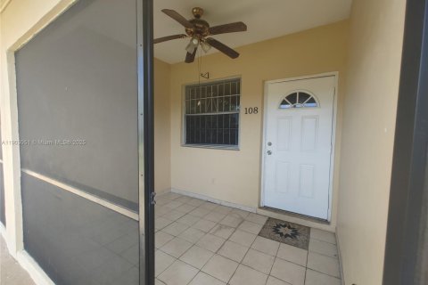 Condominio en alquiler en Hallandale Beach, Florida, 1 dormitorio, 60.01 m2 № 1955291 - foto 7