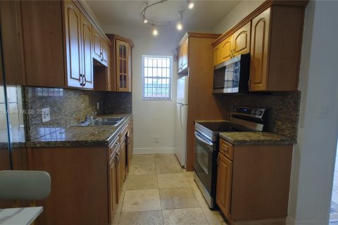 Condominio en alquiler en Hallandale Beach, Florida, 1 dormitorio, 60.01 m2 № 1955291 - foto 1