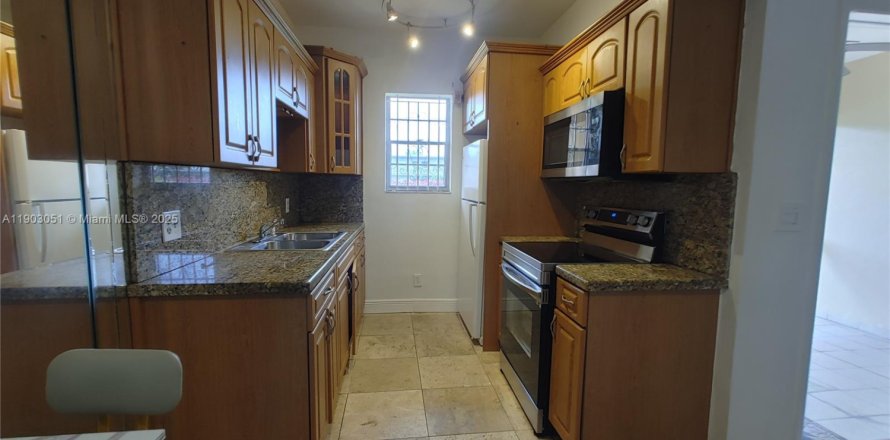 Condominio en Hallandale Beach, Florida, 1 dormitorio  № 1955291