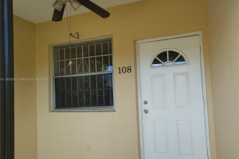 Condominio en alquiler en Hallandale Beach, Florida, 1 dormitorio, 60.01 m2 № 1955291 - foto 6