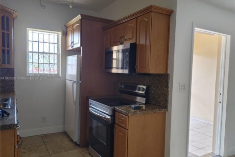 Condominio en alquiler en Hallandale Beach, Florida, 1 dormitorio, 60.01 m2 № 1955291 - foto 3