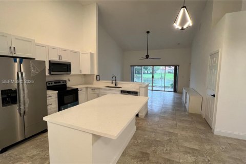 Villa ou maison à vendre à Boynton Beach, Floride: 2 chambres, 136.66 m2 № 1999287 - photo 2