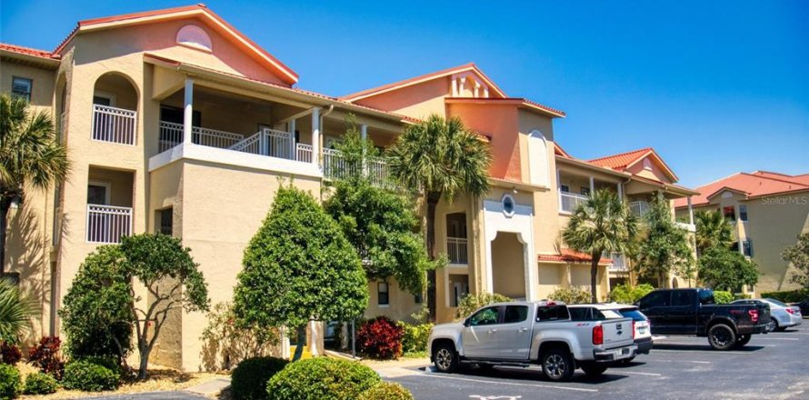 Condominio en New Smyrna Beach, Florida, 2 dormitorios  № 2099194