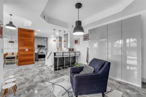 Villa ou maison à vendre à Palmetto Bay, Floride: 4 chambres, 224.17 m2 № 2066142 - photo 7