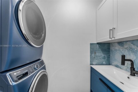 Villa ou maison à vendre à Palmetto Bay, Floride: 4 chambres, 224.17 m2 № 2066142 - photo 24