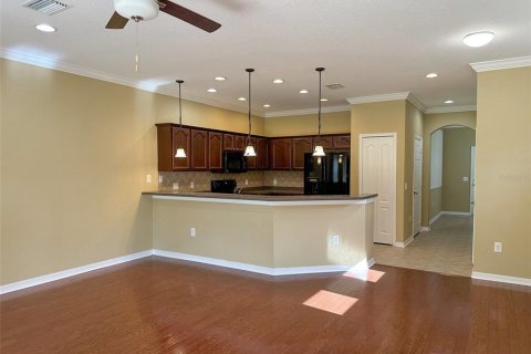Touwnhouse à louer à New Port Richey, Floride: 3 chambres, 153.85 m2 № 2403507 - photo 4