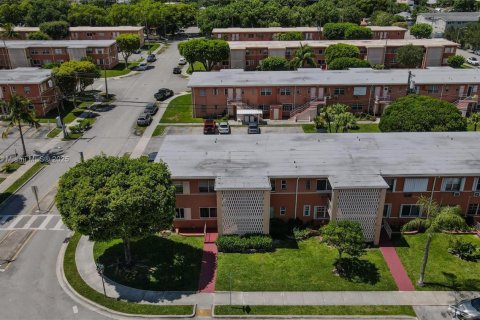 Copropriété à vendre à Miami, Floride: 2 chambres, 67.35 m2 № 1888957 - photo 26