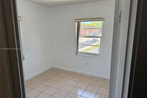 Copropriété à vendre à Miami, Floride: 2 chambres, 67.35 m2 № 1888957 - photo 18