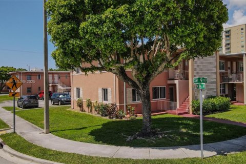 Copropriété à vendre à Miami, Floride: 2 chambres, 67.35 m2 № 1888957 - photo 3