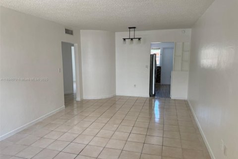 Copropriété à vendre à Miami, Floride: 2 chambres, 67.35 m2 № 1888957 - photo 8