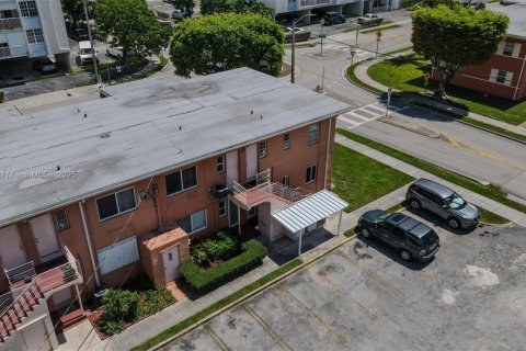 Copropriété à vendre à Miami, Floride: 2 chambres, 67.35 m2 № 1888957 - photo 29