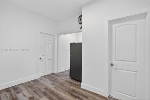 Commercial property in Miami, Florida 576.64 sq.m. № 2018080 - photo 8