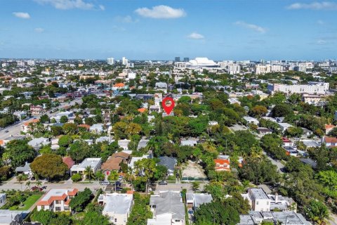 Commercial property in Miami, Florida 576.64 sq.m. № 2018080 - photo 17