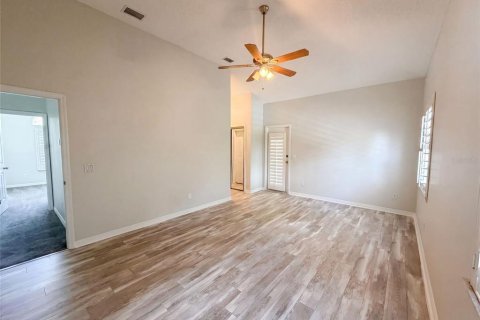 House in Lake Mary, Florida 3 bedrooms, 263.29 sq.m. № 2207880 - photo 4