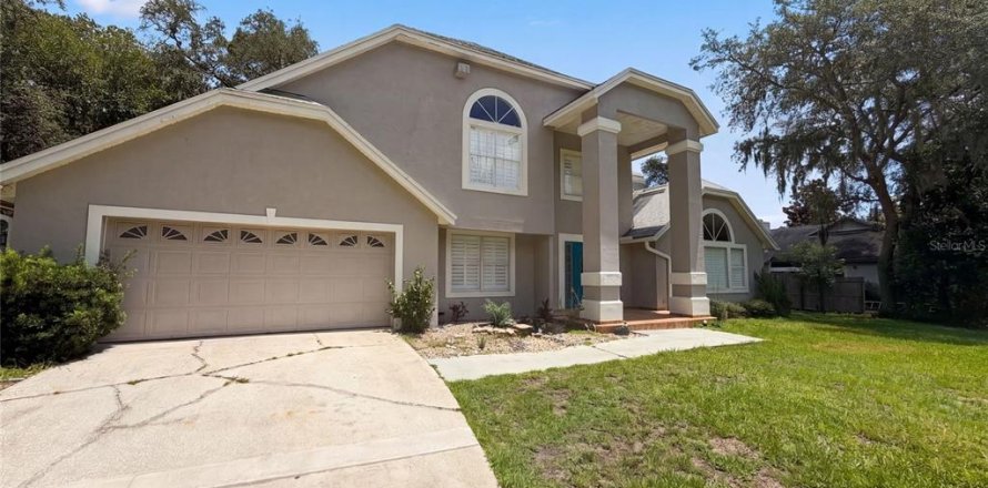 House in Lake Mary, Florida 3 bedrooms, 263.29 sq.m. № 2207880