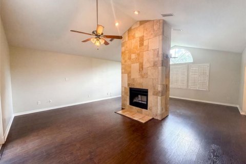 House in Lake Mary, Florida 3 bedrooms, 263.29 sq.m. № 2207880 - photo 3