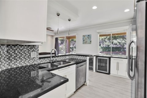 Купить виллу или дом в Уэстон, Флорида 4 спальни, 167.41м2, № 2033503 - фото 9