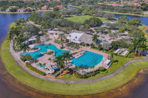 Купить виллу или дом в Уэстон, Флорида 4 спальни, 167.41м2, № 2033503 - фото 30