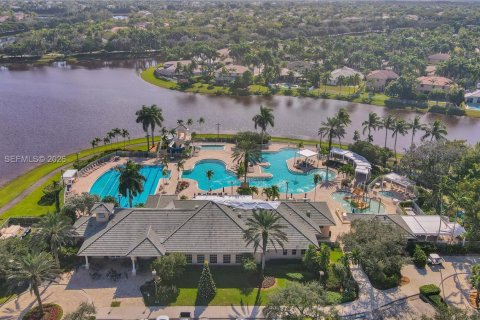 Купить виллу или дом в Уэстон, Флорида 4 спальни, 167.41м2, № 2033503 - фото 29