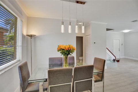 Купить виллу или дом в Уэстон, Флорида 4 спальни, 167.41м2, № 2033503 - фото 6