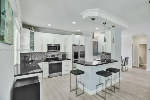 Купить виллу или дом в Уэстон, Флорида 4 спальни, 167.41м2, № 2033503 - фото 10