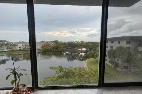 Condo in North Lauderdale, Florida, 3 bedrooms  № 1796993 - photo 3