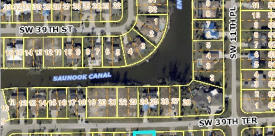 Land in Cape Coral, Florida № 1091757