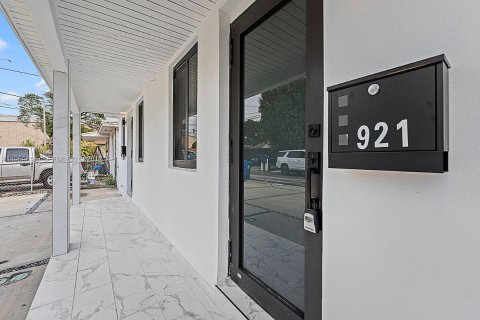 Снять в аренду виллу или дом в Майами, Флорида 2 спальни, 171.22м2, № 2019824 - фото 6