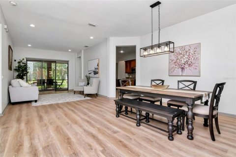 House in Tampa, Florida 5 bedrooms, 320.05 sq.m. № 2116765 - photo 7