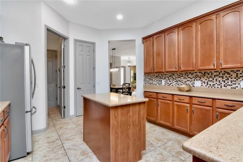 House in Tampa, Florida 5 bedrooms, 320.05 sq.m. № 2116765 - photo 17