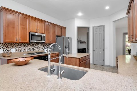 House in Tampa, Florida 5 bedrooms, 320.05 sq.m. № 2116765 - photo 18