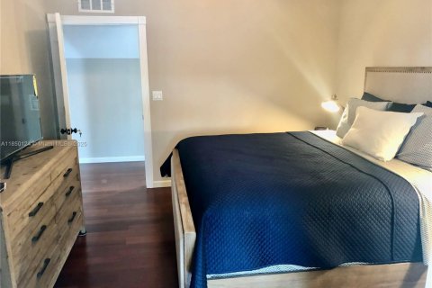 House in Fort Lauderdale, Florida 7 bedrooms, 422.71 sq.m. № 2059843 - photo 24