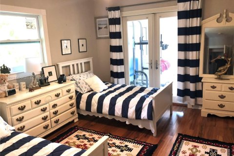 House in Fort Lauderdale, Florida 7 bedrooms, 422.71 sq.m. № 2059843 - photo 16