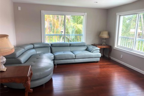 House in Fort Lauderdale, Florida 7 bedrooms, 422.71 sq.m. № 2059843 - photo 27