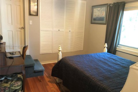 House in Fort Lauderdale, Florida 7 bedrooms, 422.71 sq.m. № 2059843 - photo 14