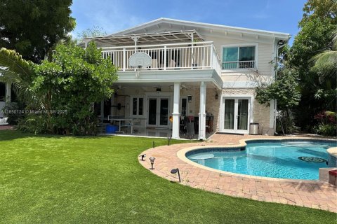House in Fort Lauderdale, Florida 7 bedrooms, 422.71 sq.m. № 2059843 - photo 2