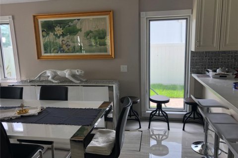 House in Fort Lauderdale, Florida 7 bedrooms, 422.71 sq.m. № 2059843 - photo 19