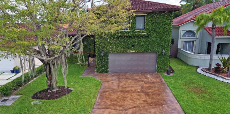 Villa ou maison à Miami, Floride 5 chambres, 198.44 m2 № 1825818