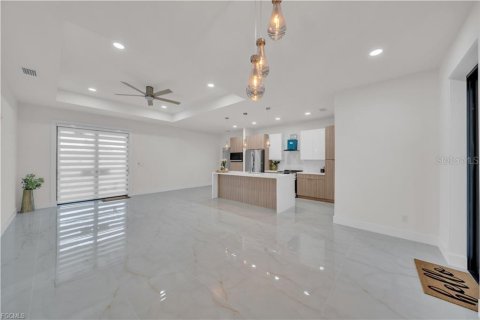 Villa ou maison à vendre à Cape Coral, Floride: 3 chambres, 137.5 m2 № 2413890 - photo 6