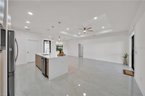 Villa ou maison à vendre à Cape Coral, Floride: 3 chambres, 137.5 m2 № 2413890 - photo 16