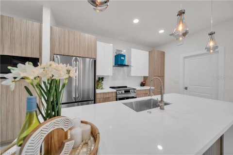 Villa ou maison à vendre à Cape Coral, Floride: 3 chambres, 137.5 m2 № 2413890 - photo 8