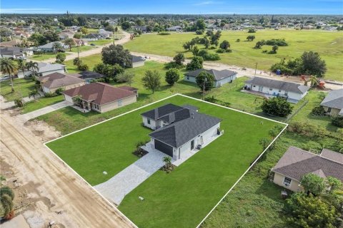 Villa ou maison à vendre à Cape Coral, Floride: 3 chambres, 137.5 m2 № 2413890 - photo 5
