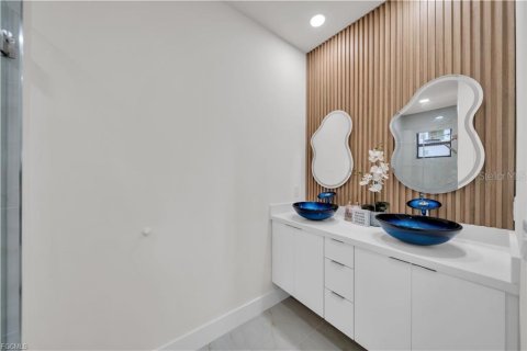 Villa ou maison à vendre à Cape Coral, Floride: 3 chambres, 137.5 m2 № 2413890 - photo 20